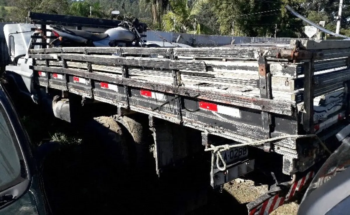LOTE 042 - SUCATA: FORD/F4000
