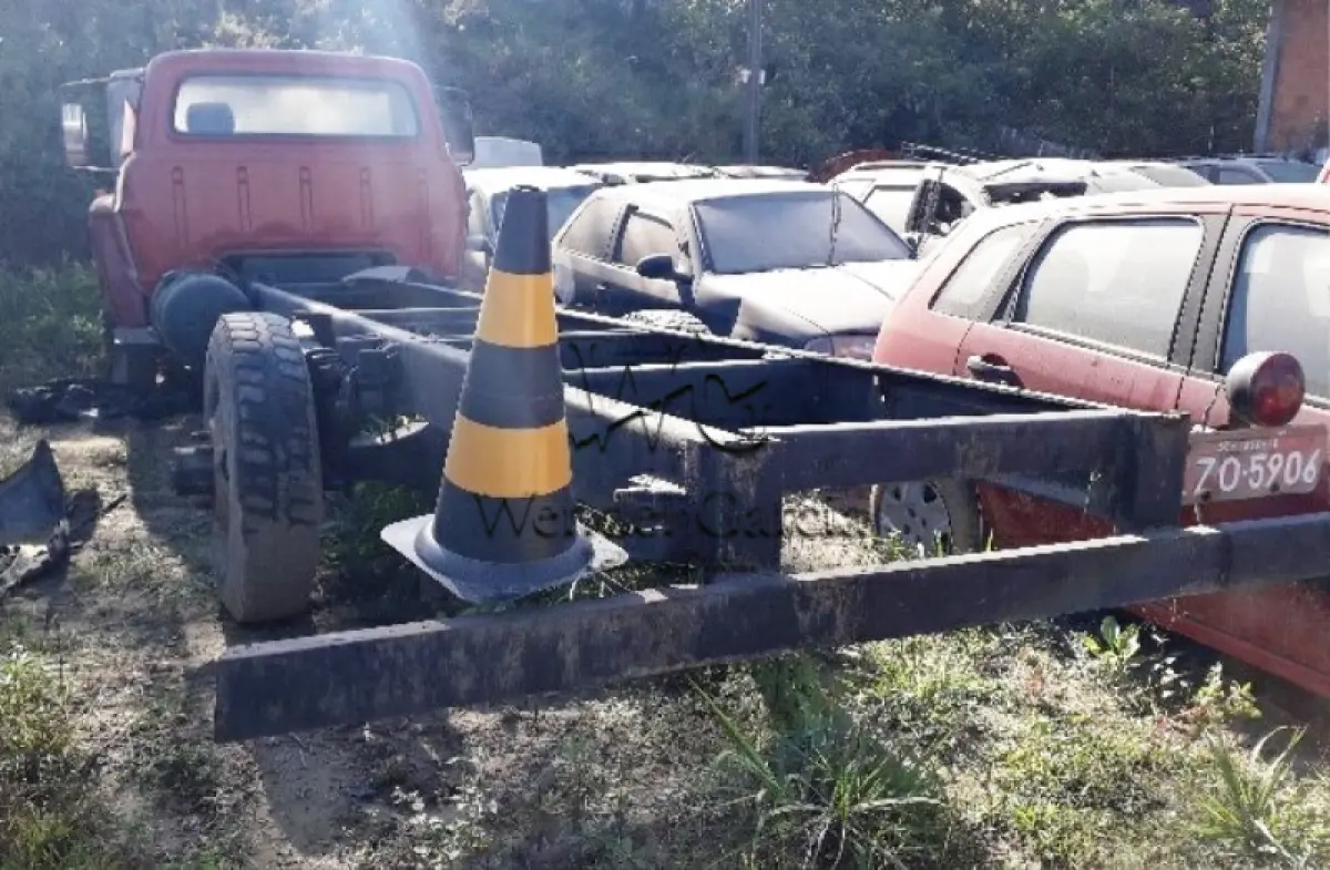 LOTE 084 - SUCATA: FORD/F600
