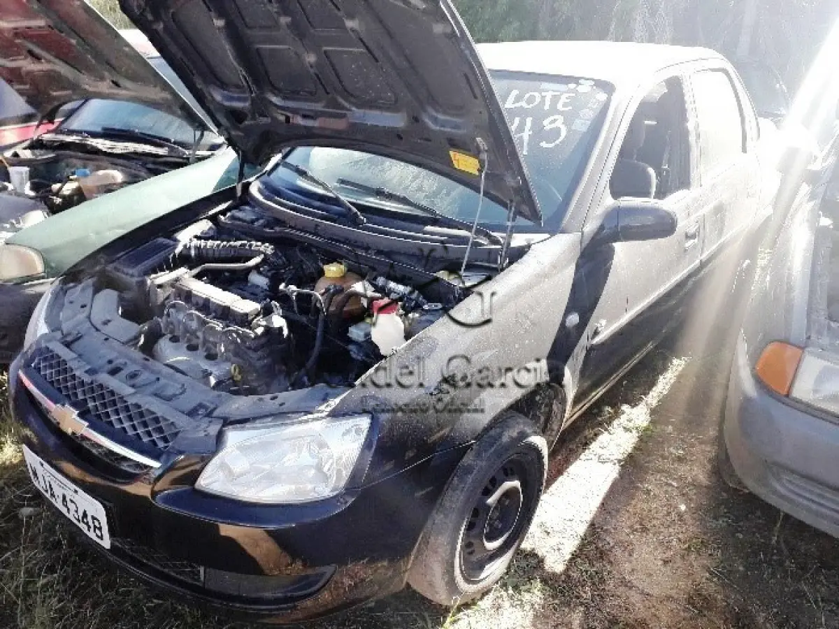 LOTE 043 - CHEVROLET/CLASSIC LS