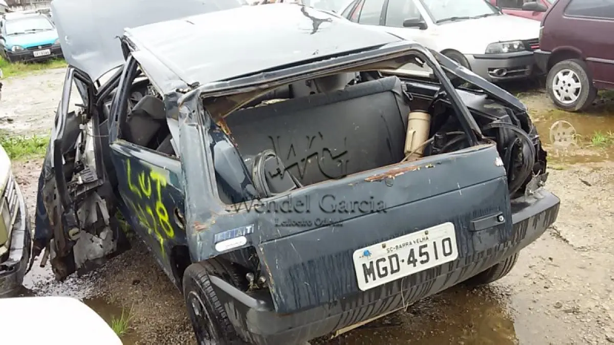 LOTE 438 - SUCATA: FIAT/UNO MILLE FIRE