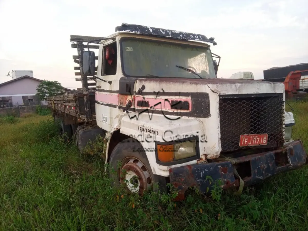 LOTE 653