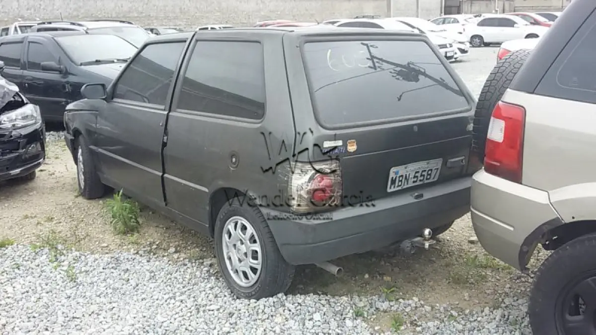 LOTE 605 - SUCATA: FIAT/UNO MILLE SMART