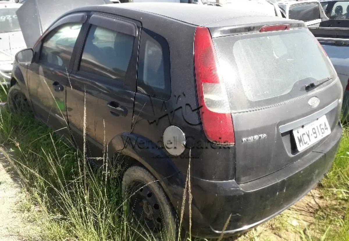 LOTE 103 - FORD/FIESTA