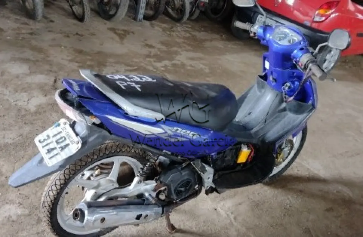 LOTE 105 - YAMAHA/NEO AT115