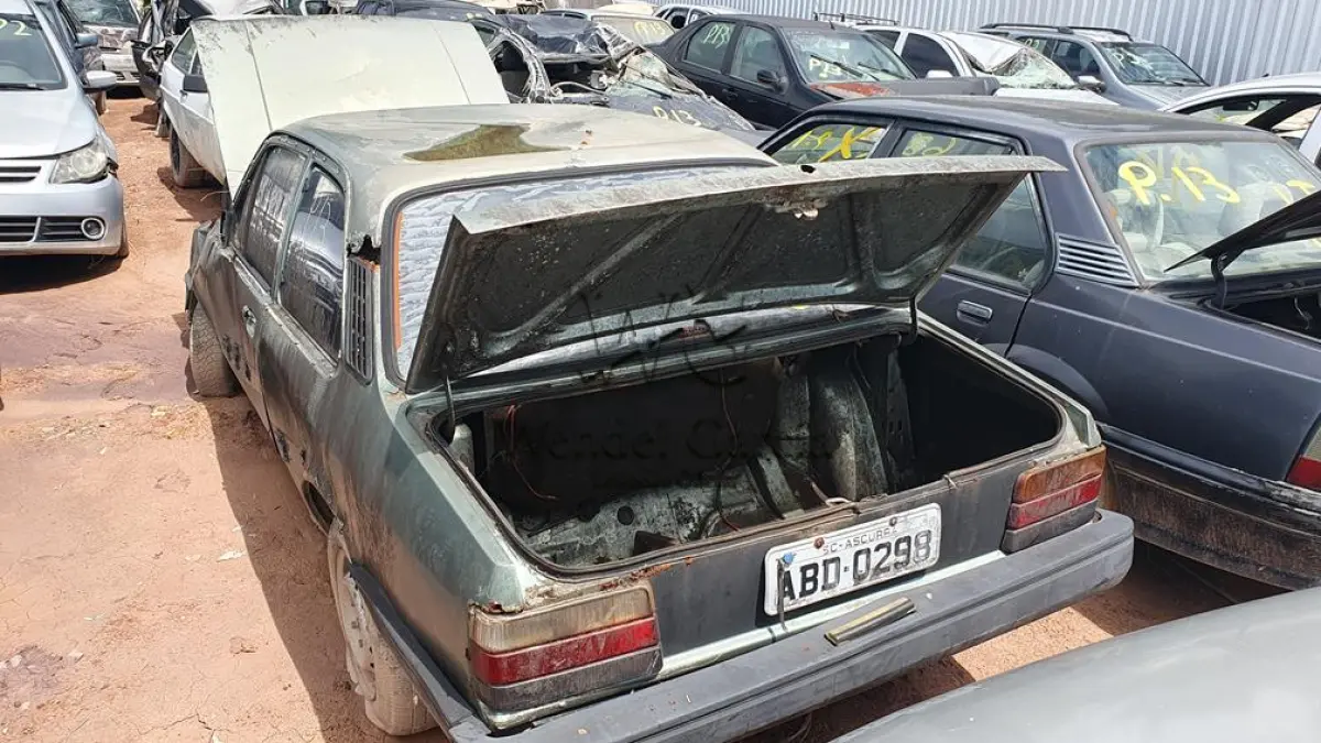 LOTE 689 - GM/CHEVETTE SL 1.6