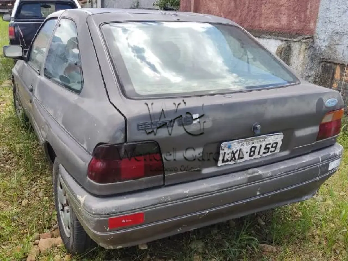 LOTE 232 - FORD/ESCORT 1.8I GL