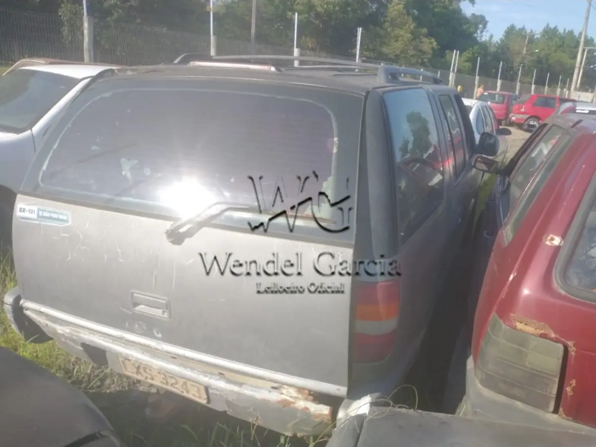 LOTE 200 - GM/BLAZER DLX