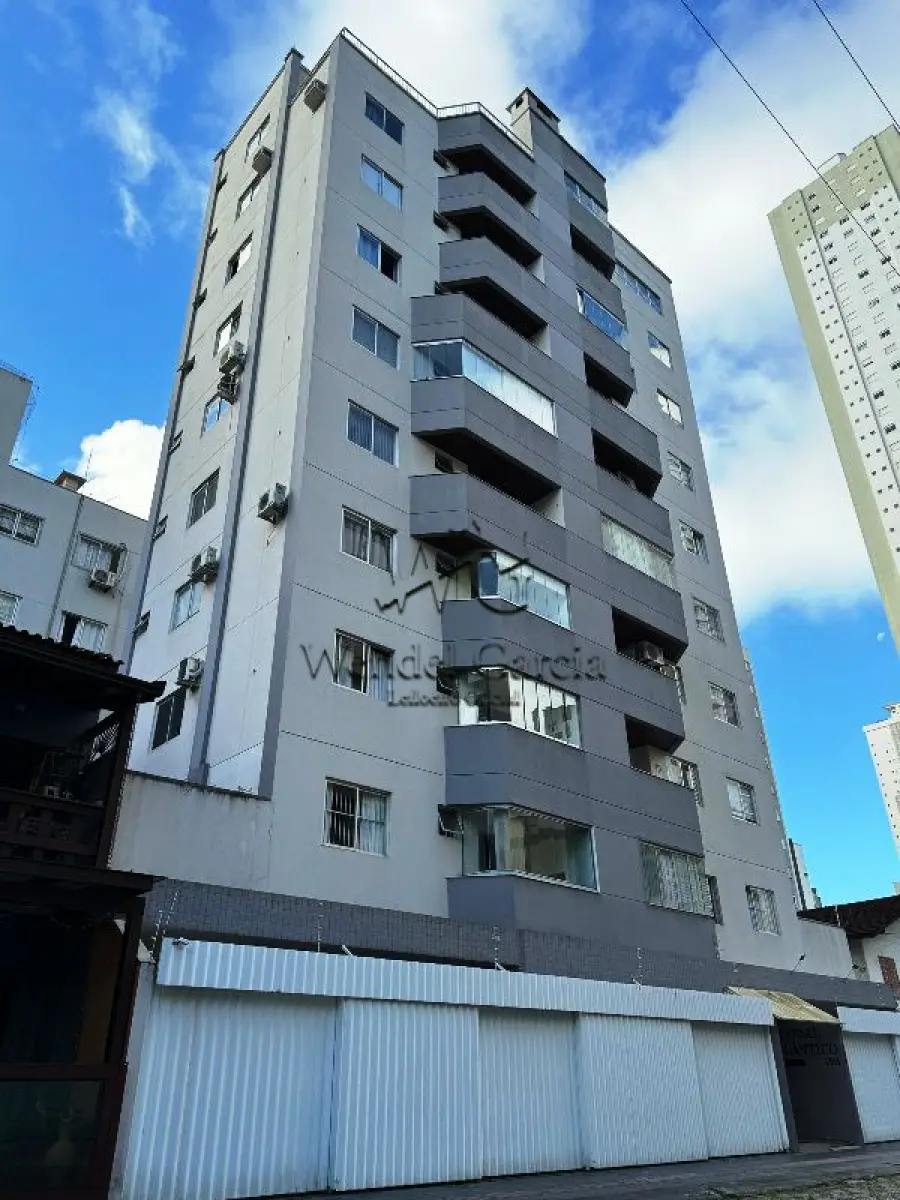 LOTE 001 - Apartamento nº 101 com 186,76m² e vaga de garagem nº 10  do Residencial Doral Atlântico, na Rua 2700, nº 298, Centro, Balneário Camboriú/SC,  Matrícula nº 10660 do Cartório de Registro de Imóveis do 2º Ofício da Comarca de Balneário Camboriú/SC.