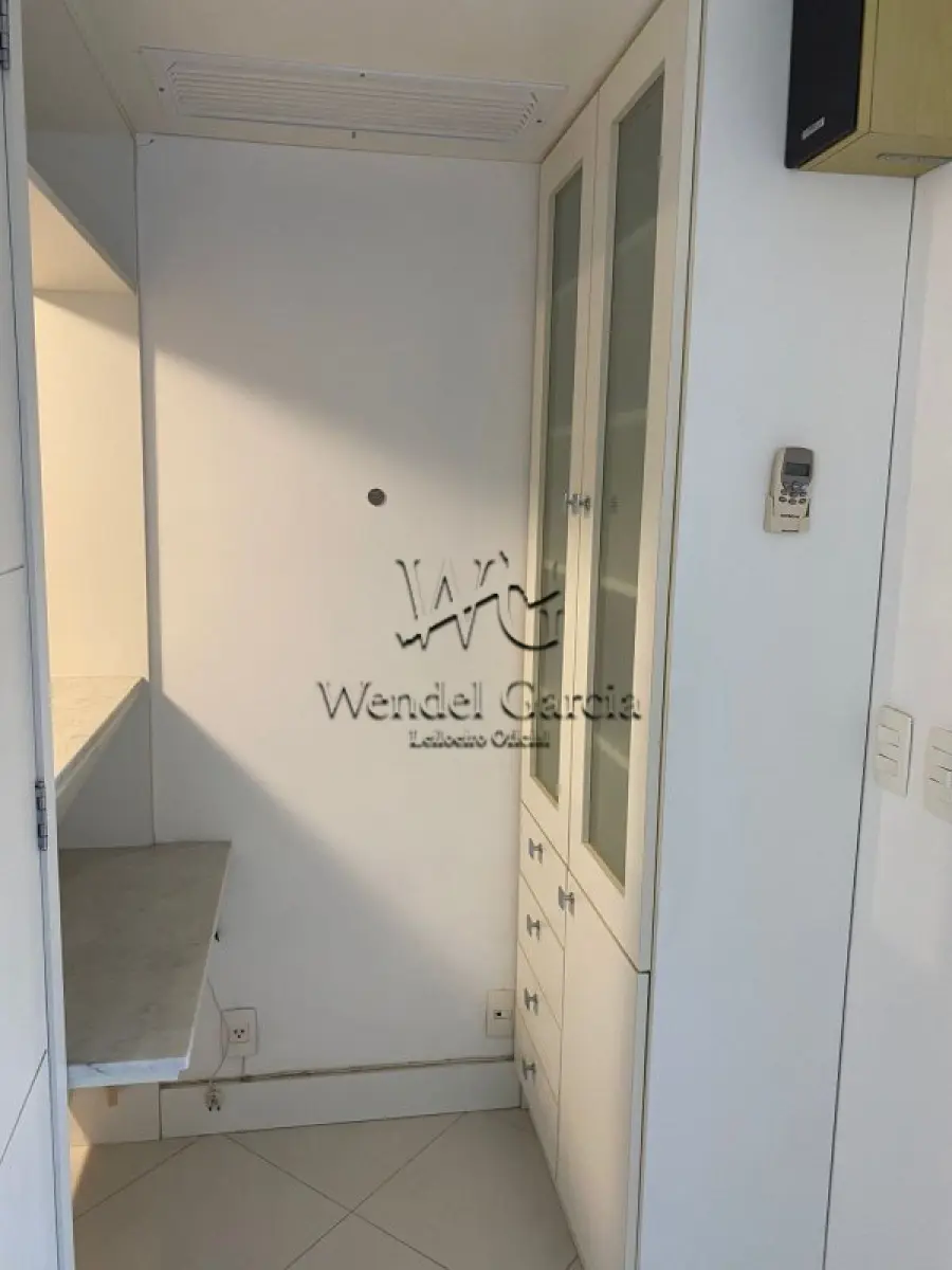 LOTE 001 - SALA 502, COM 38,45m², LOCALIZADA NO CENTRO EMPRESARIAL GV, AV. GETÚLIO VARGAS, Nº 901, 5º ANDAR. PORTO ALEGRE/RS.
