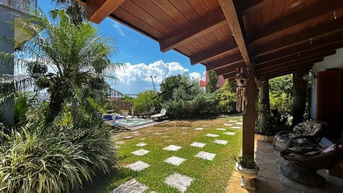 LOTE 001 - Excelente Casa no bairro Cristal, 5 quartos, 600m², em área de 995 m². matrícula nº 29.523.