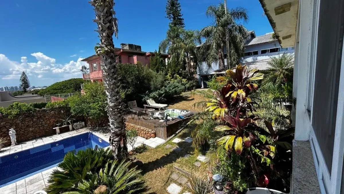 LOTE 001 - Excelente Casa no bairro Cristal, 5 quartos, 600m², em área de 995 m². matrícula nº 29.523.