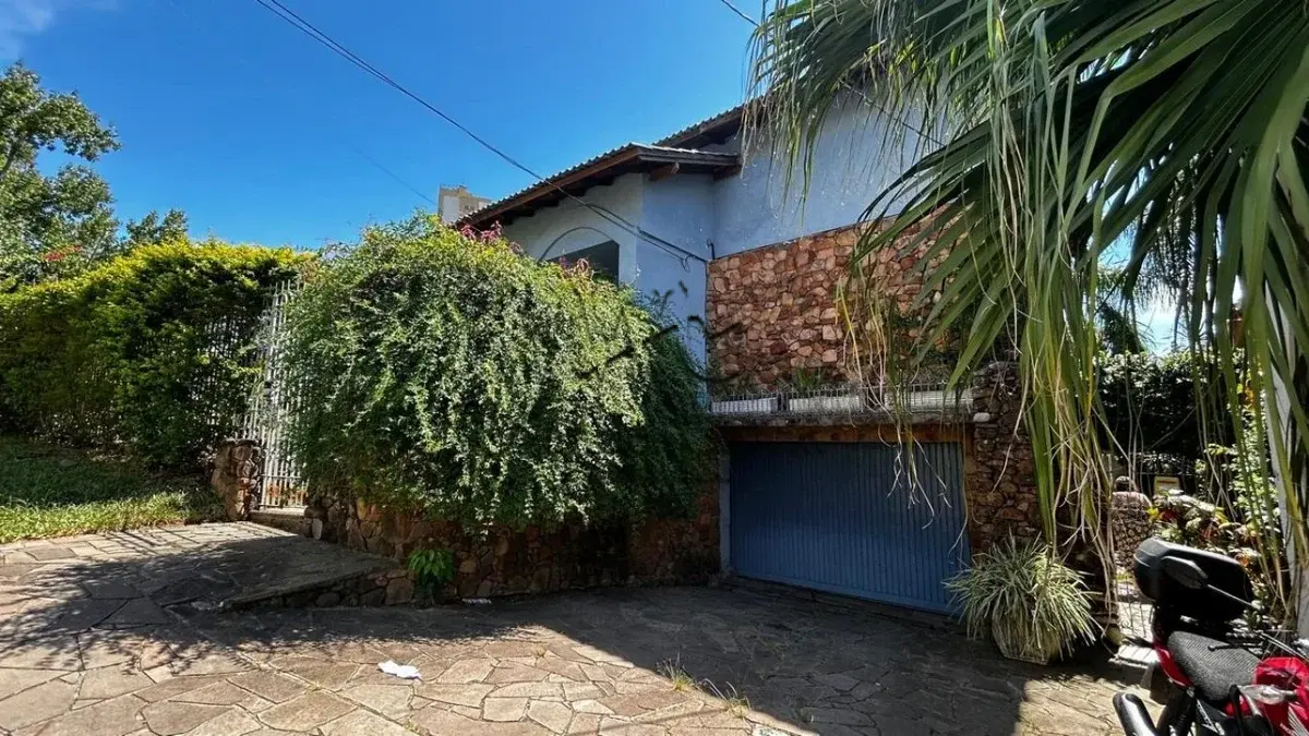 LOTE 001 - Excelente Casa no bairro Cristal, 5 quartos, 600m², em área de 995 m². matrícula nº 29.523.