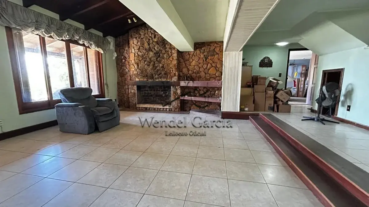 LOTE 001 - Excelente Casa no bairro Cristal, 5 quartos, 600m², em área de 995 m². matrícula nº 29.523.