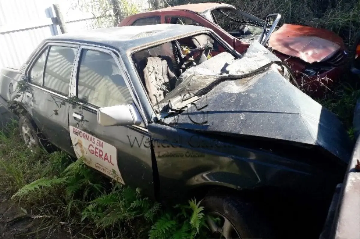 LOTE 024 - SUCATA: GM/MONZA CLASSIC SLE
