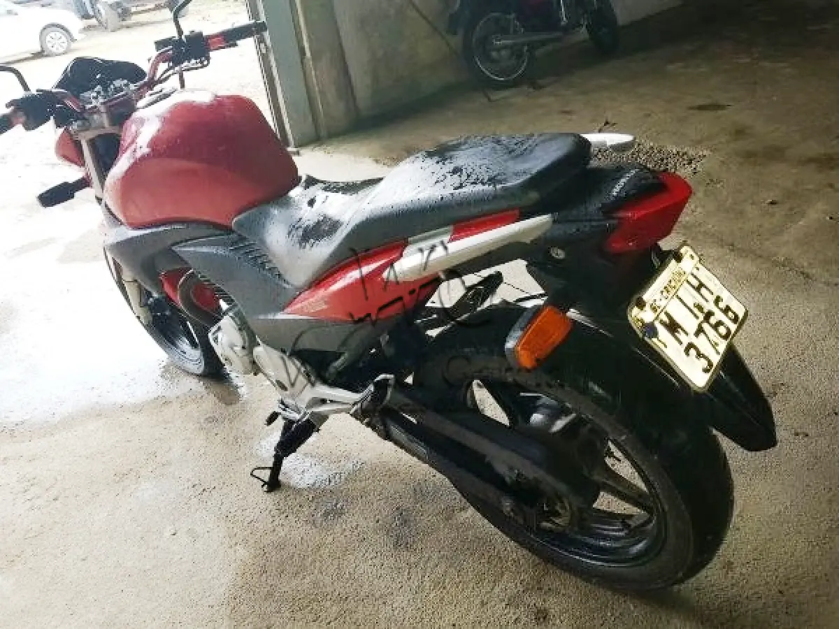 LOTE 097 - HONDA/CB 300R