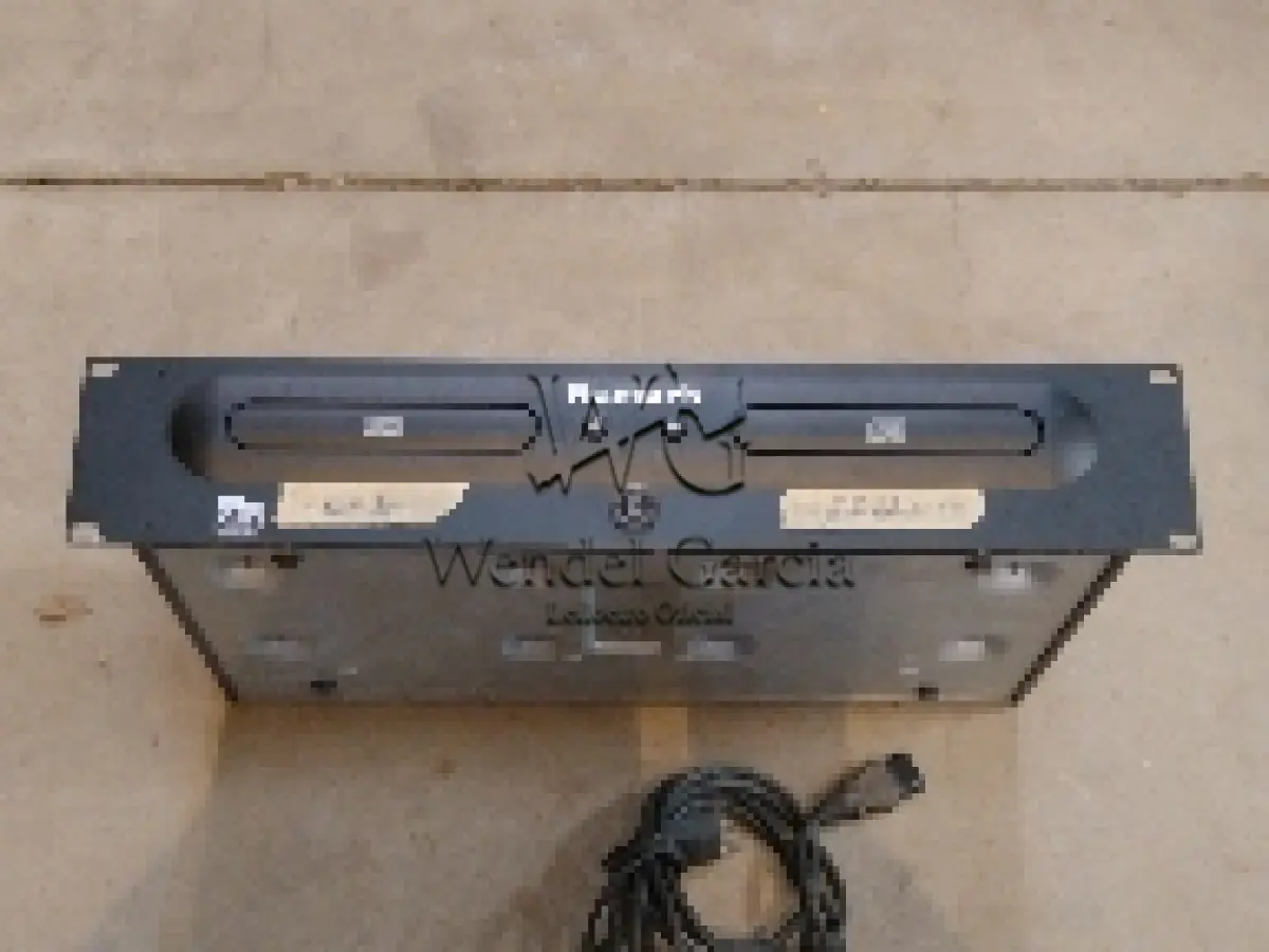 LOTE 004 - 02  CAIXAS ACUSTICA MCA TAG AUDIO POT 300WATTS; CD PLAYER MCA NUMARK MOD CDN25; 02 AMPLIFICADORES DE SOM ETELJ/SLIM-3600 POT 900W; AMPLIFICADOR DE SOM ETELJ/SLIM-6000 POT 6400W