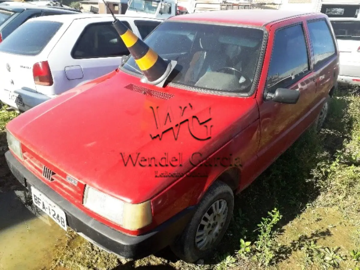LOTE 210 - SUCATA: FIAT/UNO MILLE