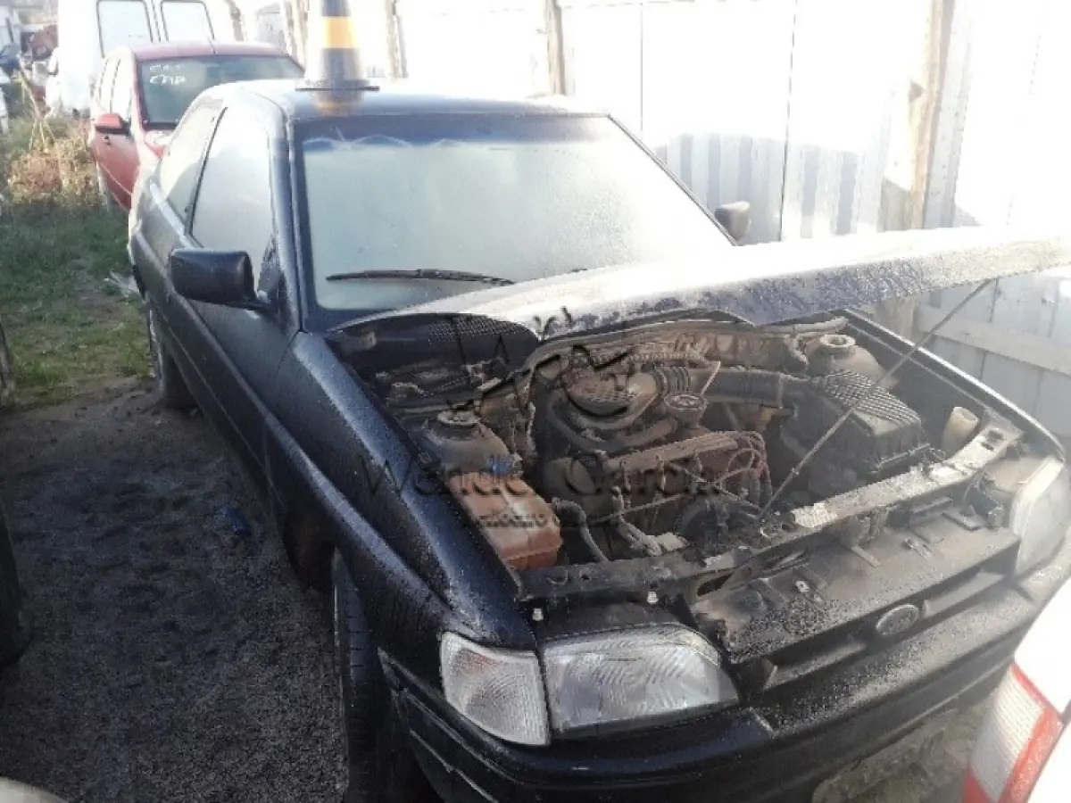 LOTE 156 - SUCATA: FORD/ESCORT 1.8I GL