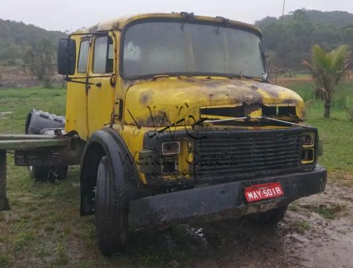 LOTE 290 - SUCATA: M.BENZ/LS 1519