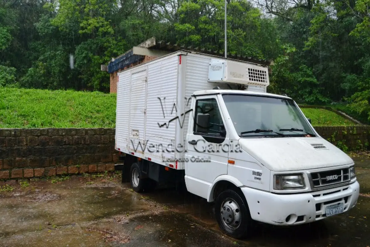 LOTE 001 - CAMINHAO MCA IVECO MOD DAILY C/CARROCERIA REFRIGERADA ANO/MOD 2007 PLACAS INY4112