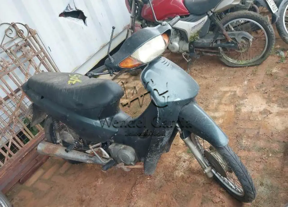 LOTE 305 - SUCATA: HONDA/C100 BIZ