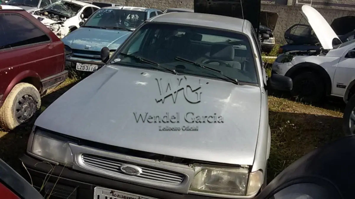 LOTE 527 - SUCATA: FORD/VERSAILLES GL