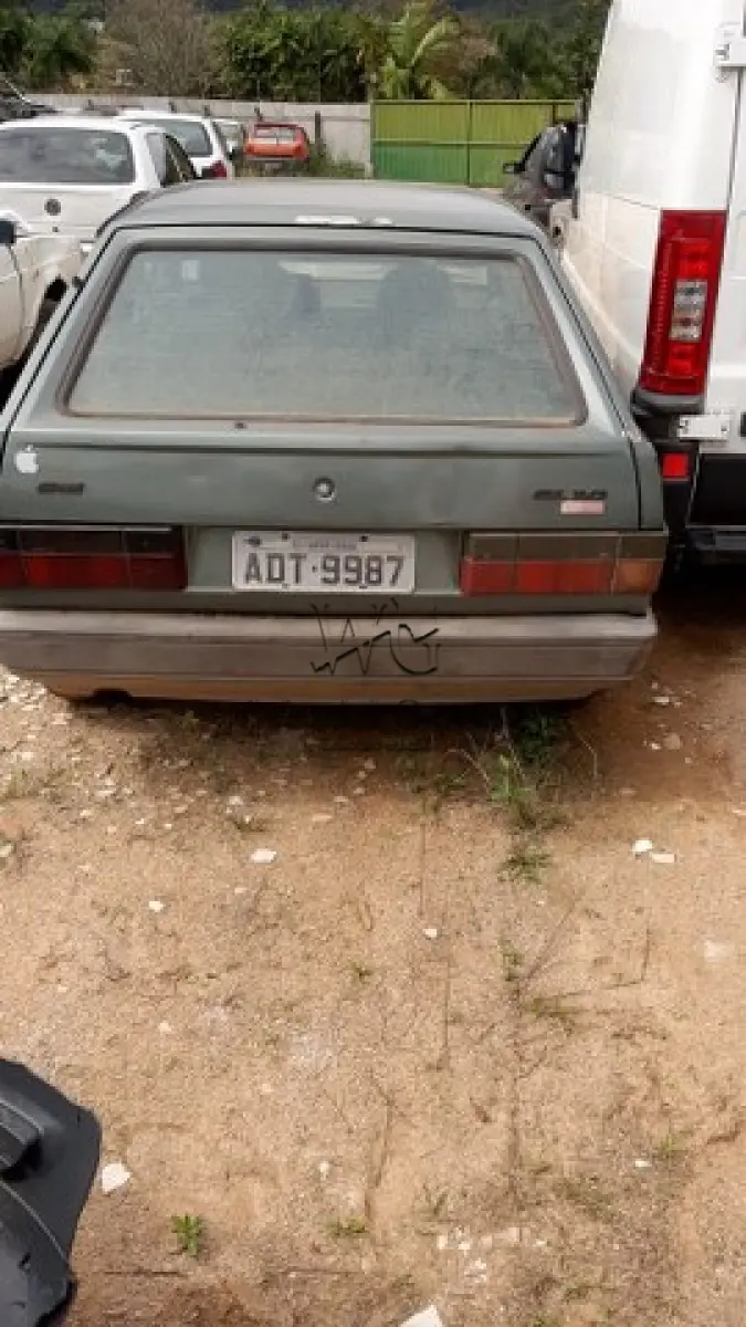 LOTE 318 - SUCATA: VW/GOL GL 1.8