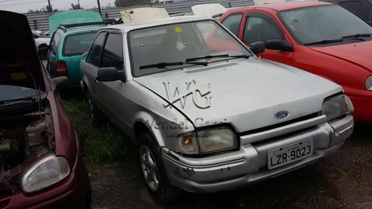 LOTE 416 - SUCATA: FORD/ESCORT 1.8 GL