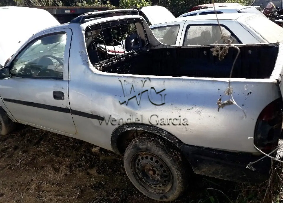 LOTE 052 - SUCATA: GM/CORSA ST