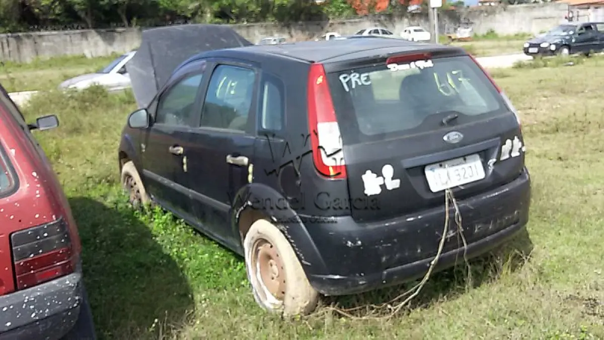 LOTE 617 - SUCATA: FORD/FIESTA