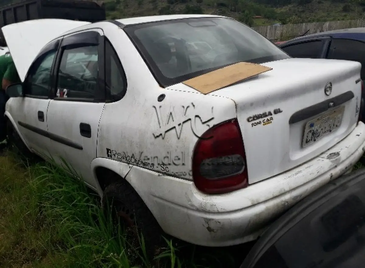 LOTE 004 - IMP/GM CORSA GL