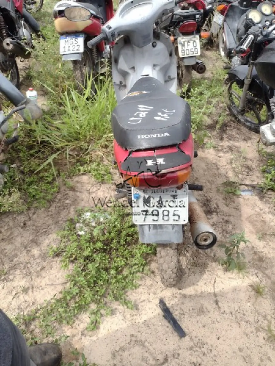 LOTE 211 - HONDA/C100 BIZ ES