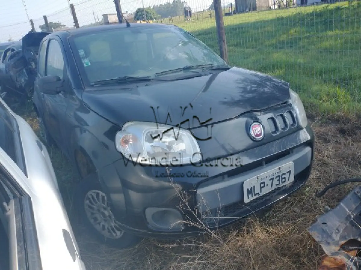 LOTE 185 - FIAT/UNO VIVACE 1.0