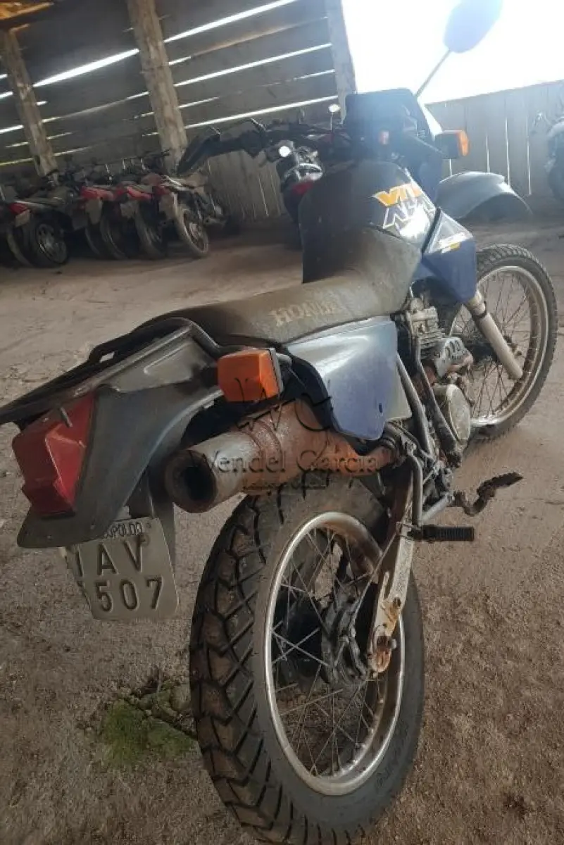 LOTE 585 - HONDA/XLX 350 R