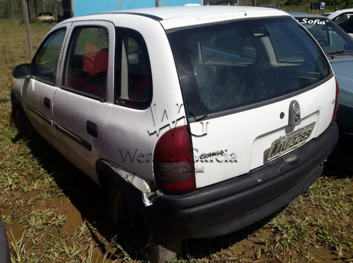 LOTE 246 - GM/CORSA WIND