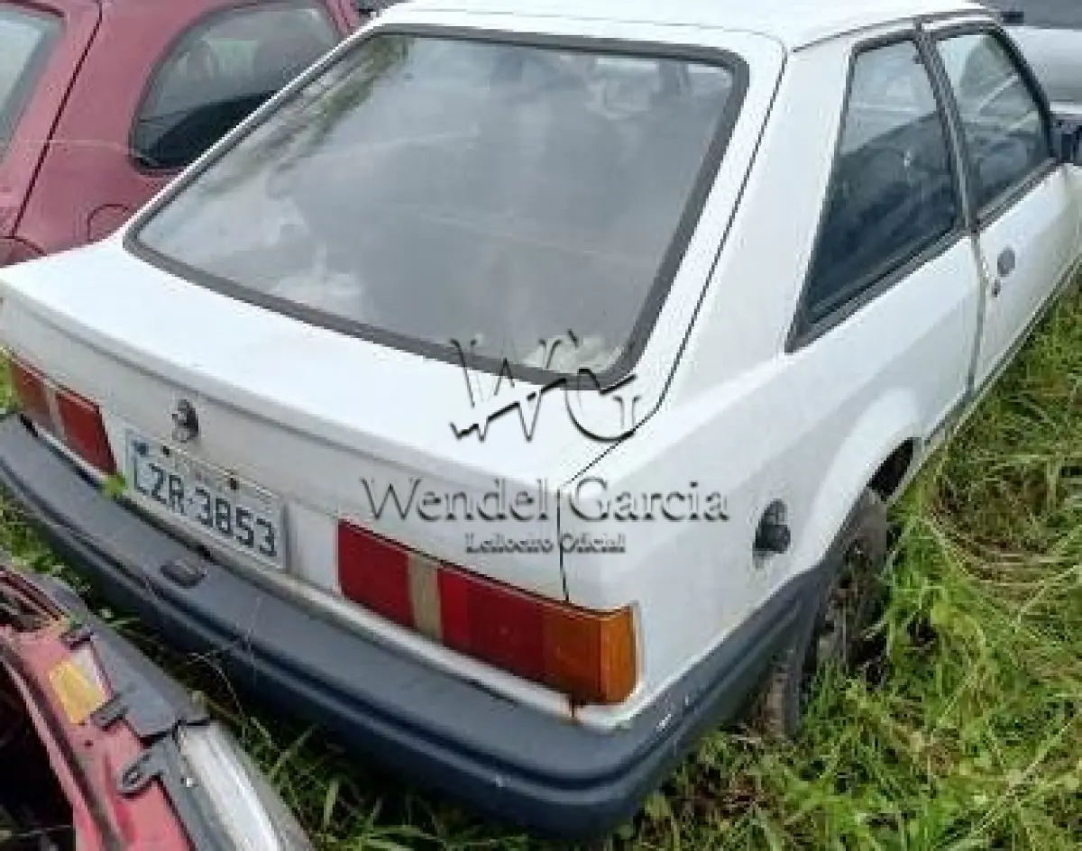 LOTE 327 - FORD/ESCORT L