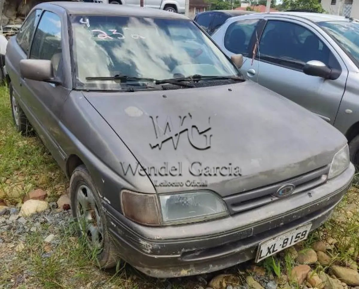 LOTE 232 - FORD/ESCORT 1.8I GL