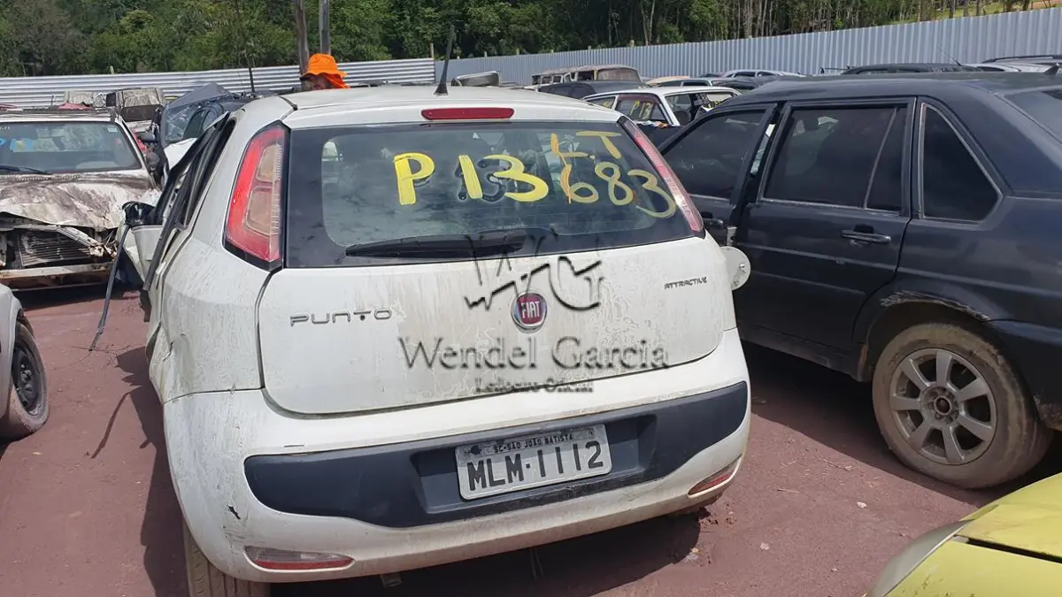 LOTE 683 - FIAT/PUNTO ATTRACTIVE
