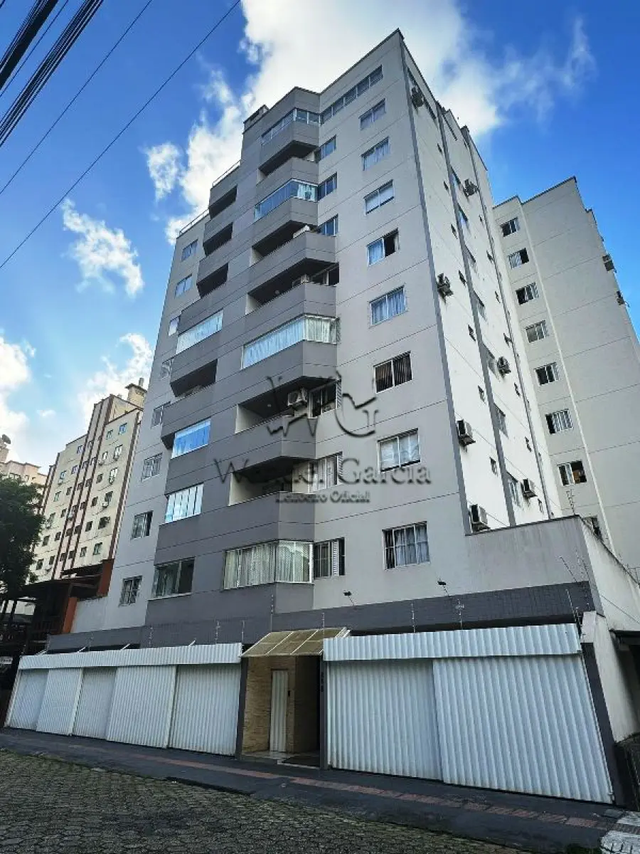 LOTE 001 - Apartamento nº 101 com 186,76m² e vaga de garagem nº 10  do Residencial Doral Atlântico, na Rua 2700, nº 298, Centro, Balneário Camboriú/SC,  Matrícula nº 10660 do Cartório de Registro de Imóveis do 2º Ofício da Comarca de Balneário Camboriú/SC.
