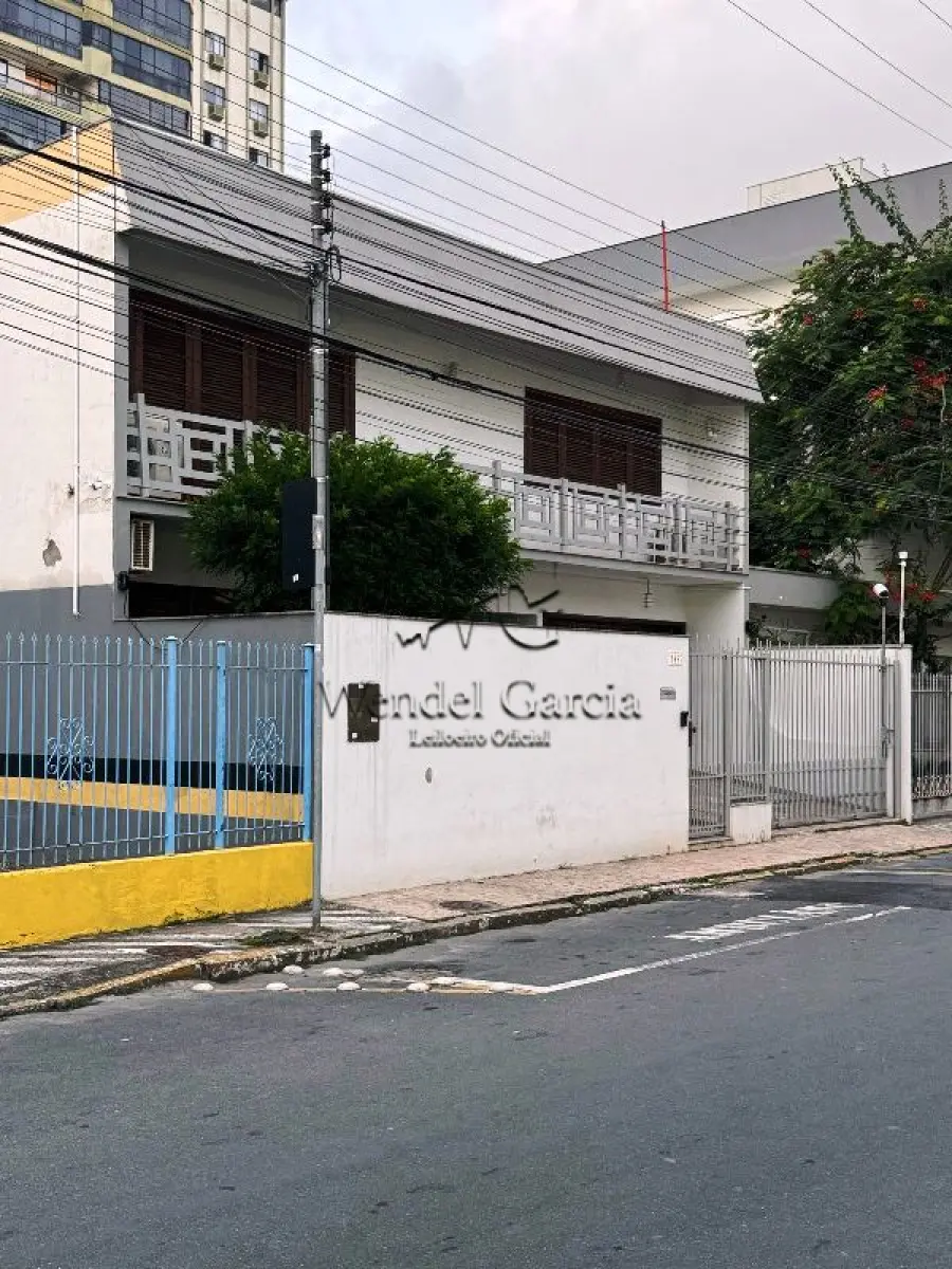 LOTE 002 - Terreno com área de 225,75m², contendo uma Edificação Residencial em Alvenaria com área de 311,60m², situado na Rua Dr. Aderbal Ramos da Silva, nº 122, Centro,  Itajaí/SC, Matrícula nº 10532 do Cartório de Registro de Imóveis  do 1º Ofício da Comarca de Itajaí/SC.