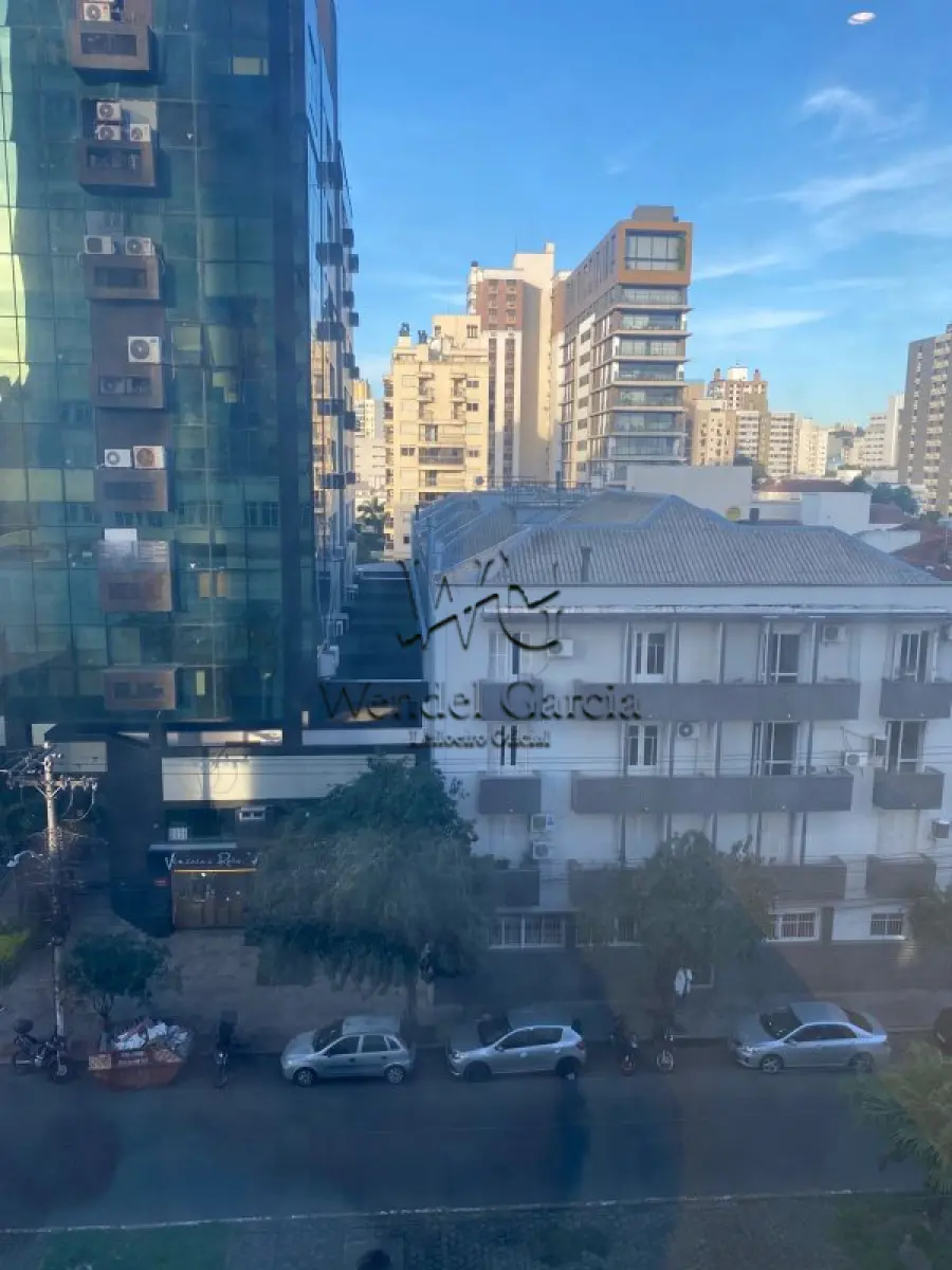 LOTE 001 - SALA 502, COM 38,45m², LOCALIZADA NO CENTRO EMPRESARIAL GV, AV. GETÚLIO VARGAS, Nº 901, 5º ANDAR. PORTO ALEGRE/RS.