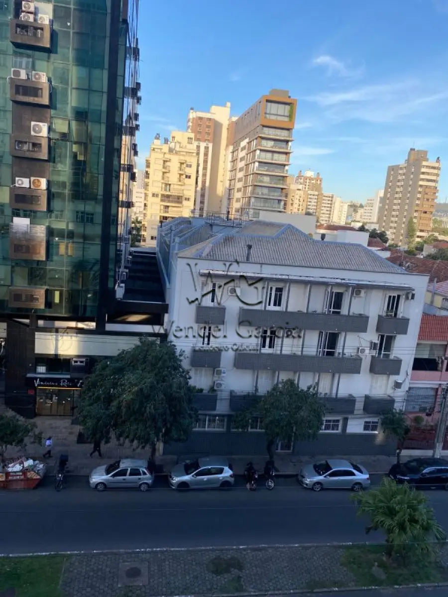 LOTE 001 - SALA 502, COM 38,45m², LOCALIZADA NO CENTRO EMPRESARIAL GV, AV. GETÚLIO VARGAS, Nº 901, 5º ANDAR. PORTO ALEGRE/RS.