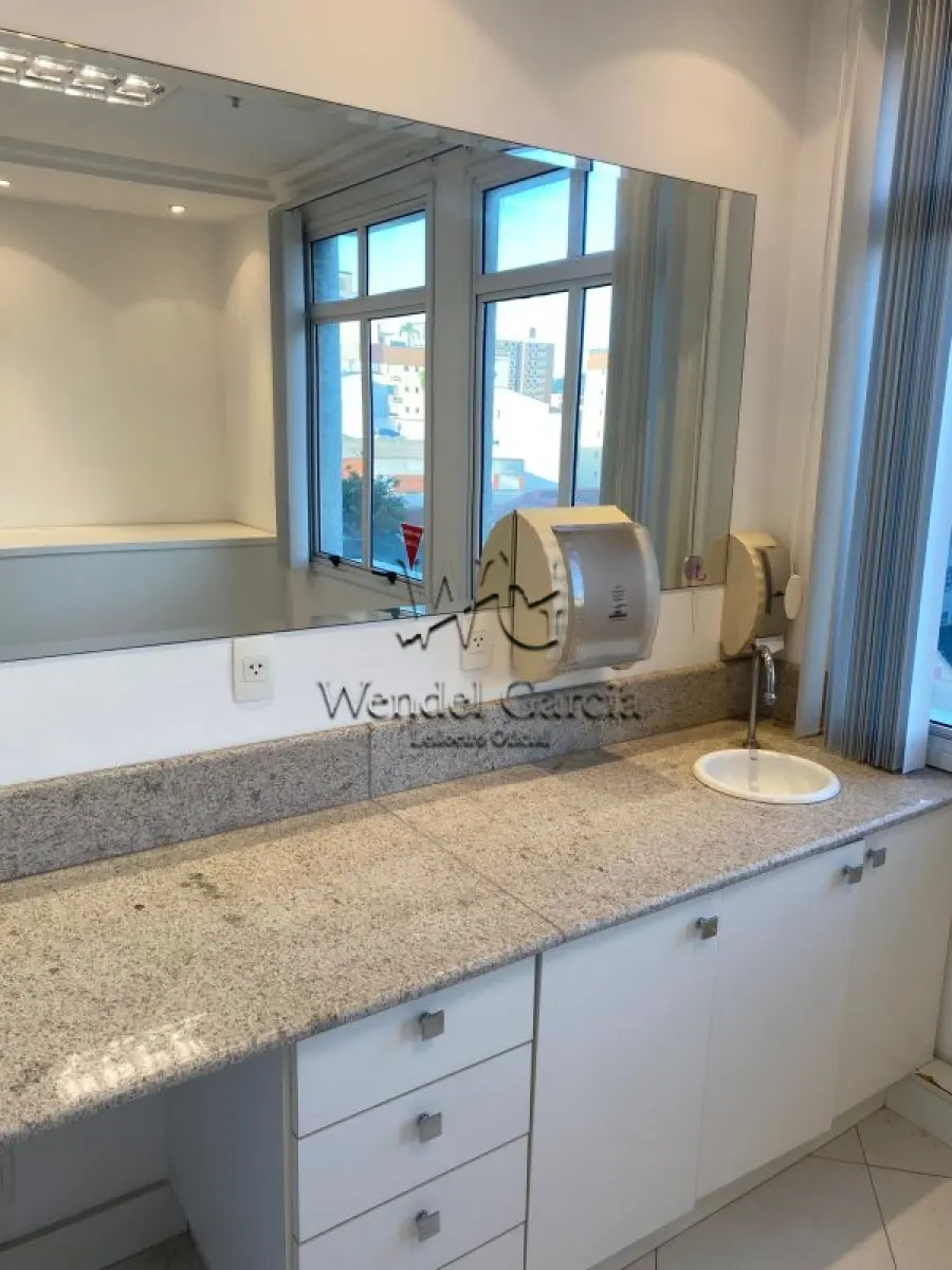 LOTE 001 - SALA 502, COM 38,45m², LOCALIZADA NO CENTRO EMPRESARIAL GV, AV. GETÚLIO VARGAS, Nº 901, 5º ANDAR. PORTO ALEGRE/RS.