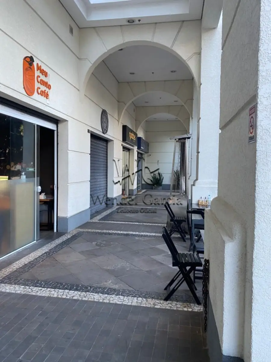LOTE 001 - SALA 502, COM 38,45m², LOCALIZADA NO CENTRO EMPRESARIAL GV, AV. GETÚLIO VARGAS, Nº 901, 5º ANDAR. PORTO ALEGRE/RS.