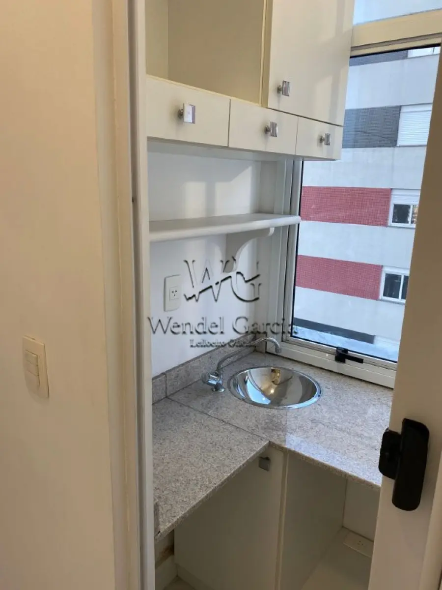 LOTE 001 - SALA 502, COM 38,45m², LOCALIZADA NO CENTRO EMPRESARIAL GV, AV. GETÚLIO VARGAS, Nº 901, 5º ANDAR. PORTO ALEGRE/RS.