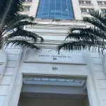 SALA 502, COM 38,45M², LOCALIZADA NO CENTRO EMPRESARIAL GV, AV. GETÚLIO VARGAS, Nº 901, 5º ANDAR. PORTO ALEGRE/RS.