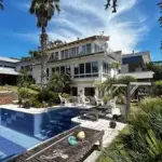 EXCELENTE CASA NO BAIRRO CRISTAL, 5 QUARTOS, 600M², EM ÁREA DE 995 M². MATRÍCULA Nº 29.523.